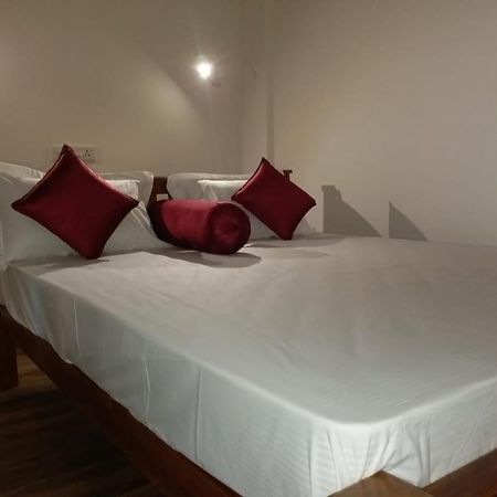 Coral Cove Beach Resort Варкала Екстериор снимка
